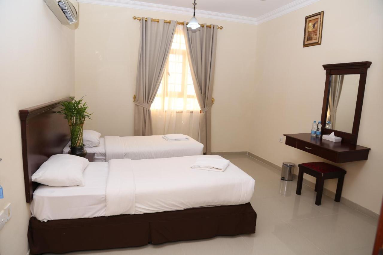 Jarzez Hotel Apartments Al Hail スィーブ エクステリア 写真