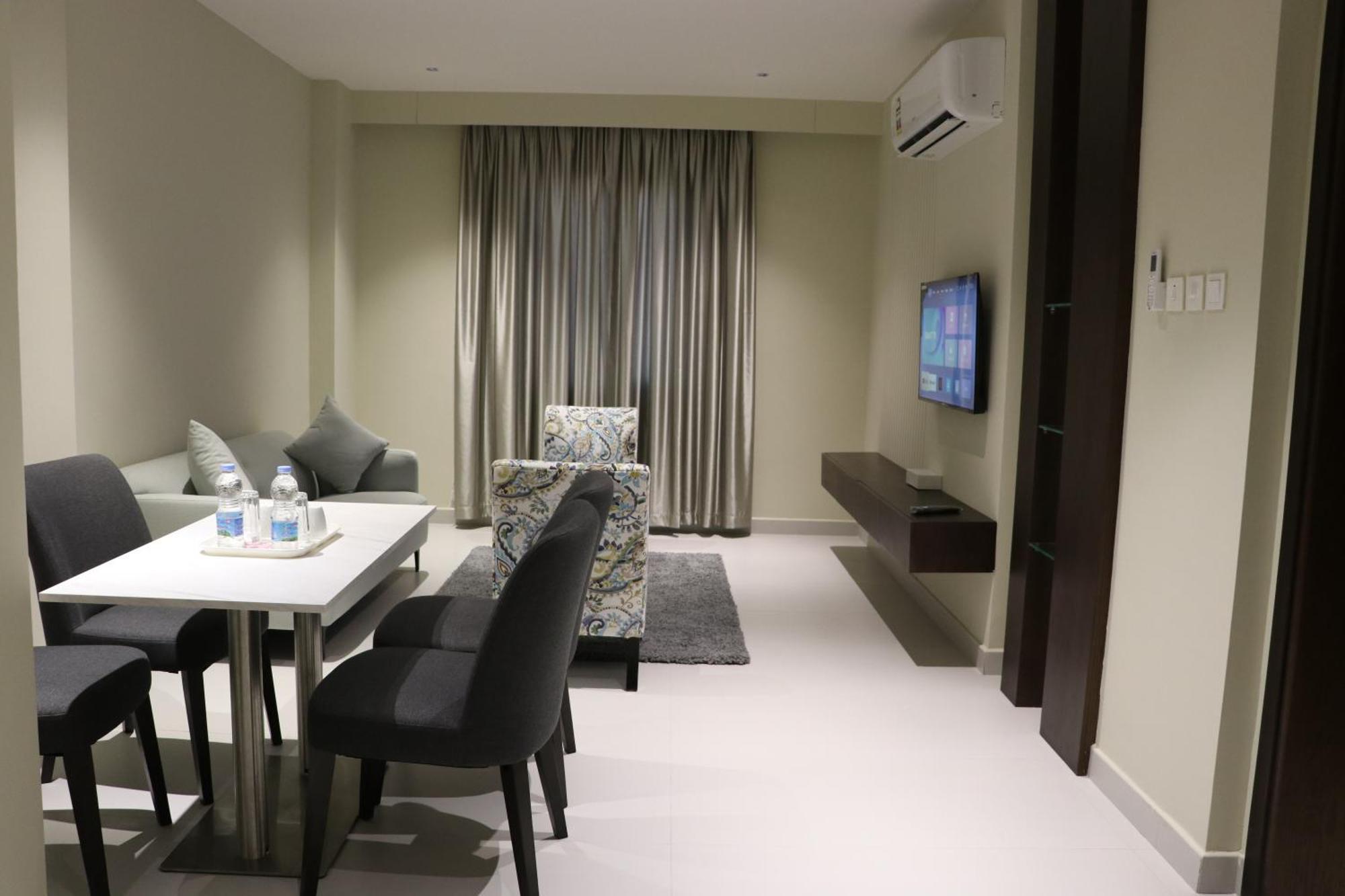 Jarzez Hotel Apartments Al Hail スィーブ エクステリア 写真
