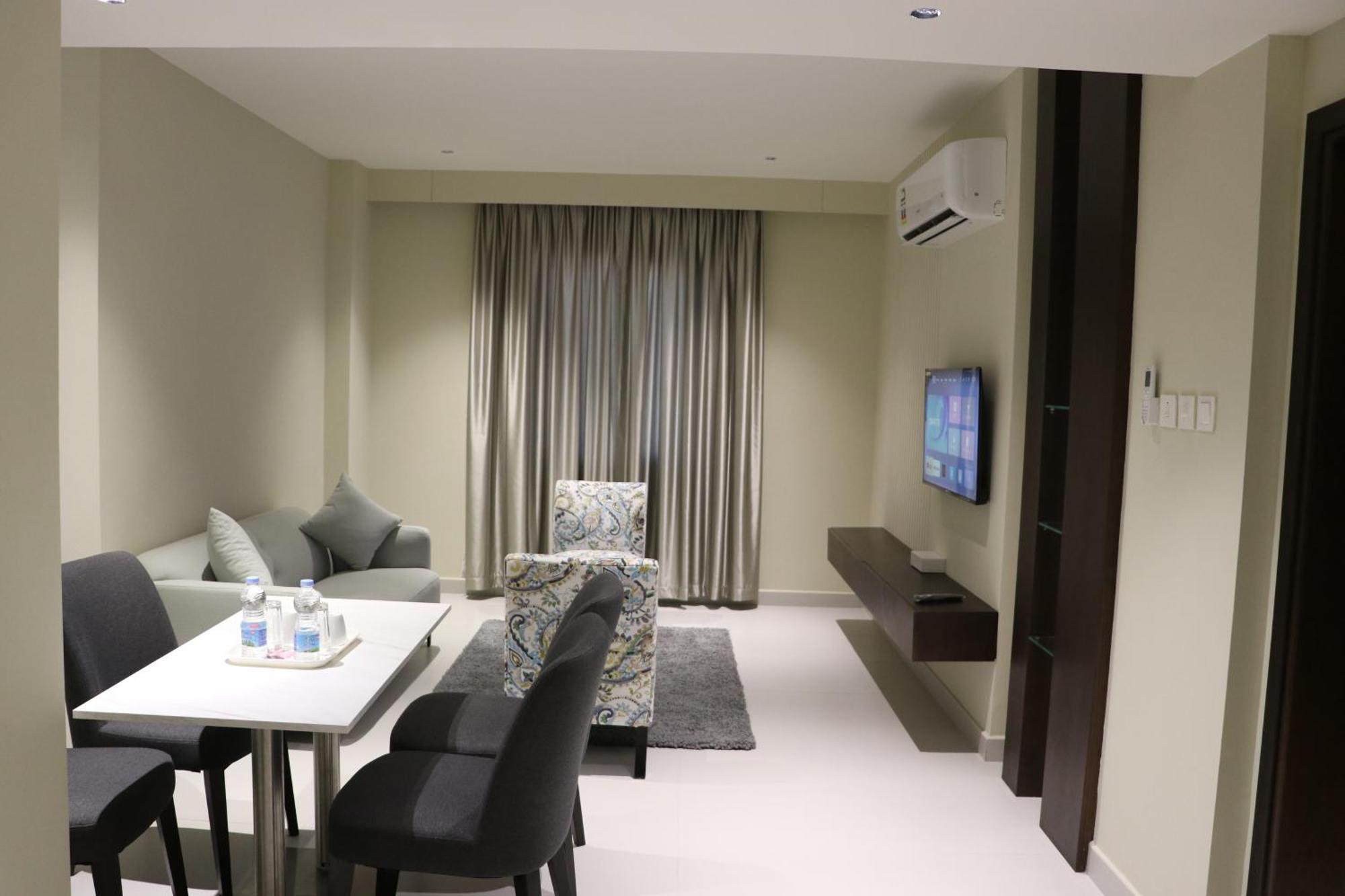 Jarzez Hotel Apartments Al Hail スィーブ エクステリア 写真