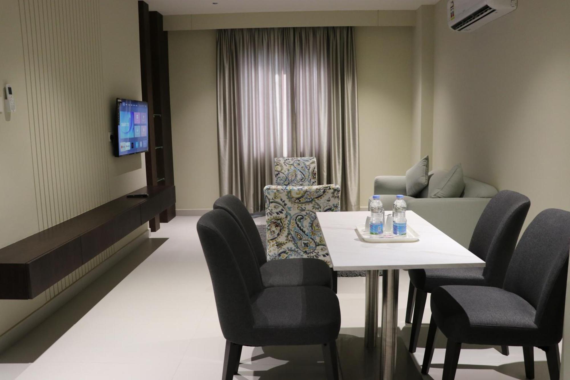 Jarzez Hotel Apartments Al Hail スィーブ エクステリア 写真