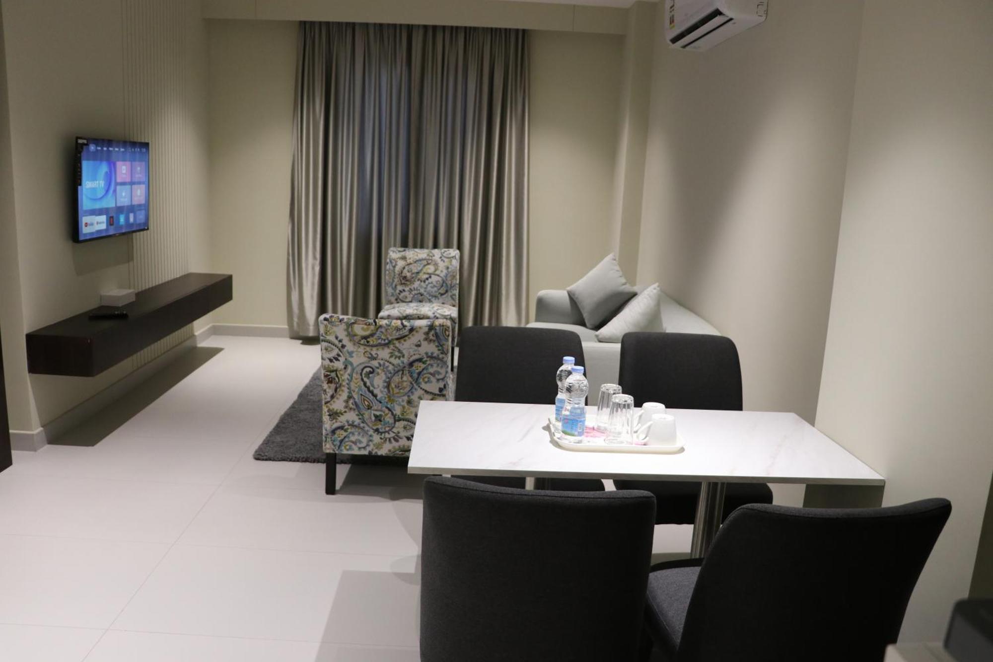 Jarzez Hotel Apartments Al Hail スィーブ エクステリア 写真