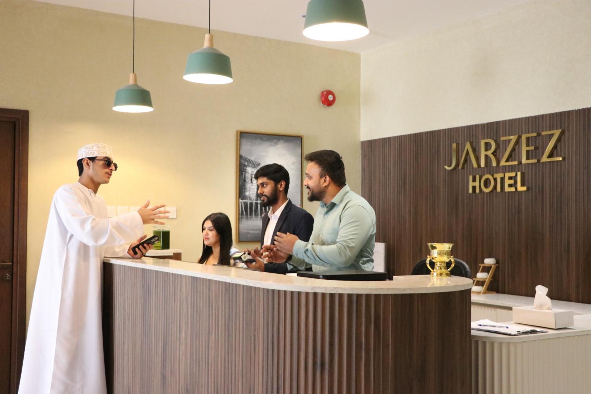 Jarzez Hotel Apartments Al Hail スィーブ エクステリア 写真